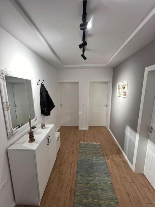 Modern Apt Near City Centre شكودر المظهر الخارجي الصورة